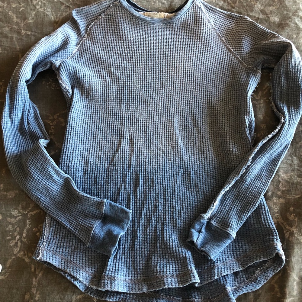 Ombré blue waffle knit long sleeve shirt